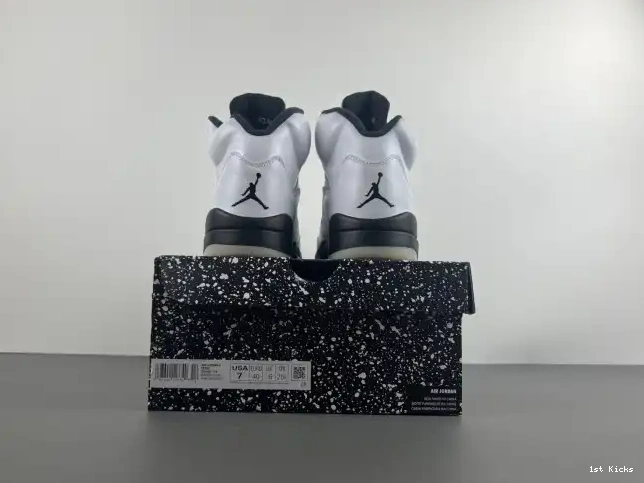 1st Kicks Shoes 5 AIR BLACK' DD0587-110 'WHITE JORDAN RETRO 0611
